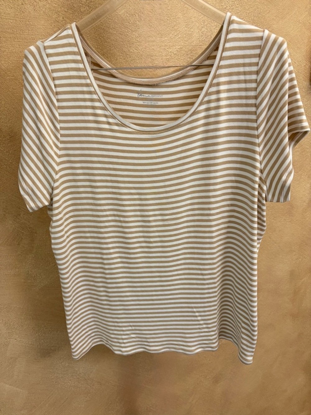 Lane Bryant 18/20 Striped Short Sleeve Scoop Neck Top in Beige and White